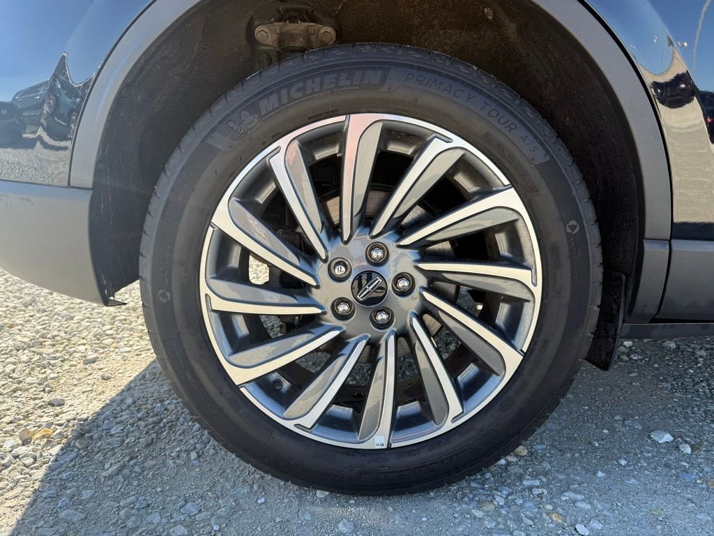 Used 2023 Lincoln Corsair Reserve w/ Equipment Group 201A image 16