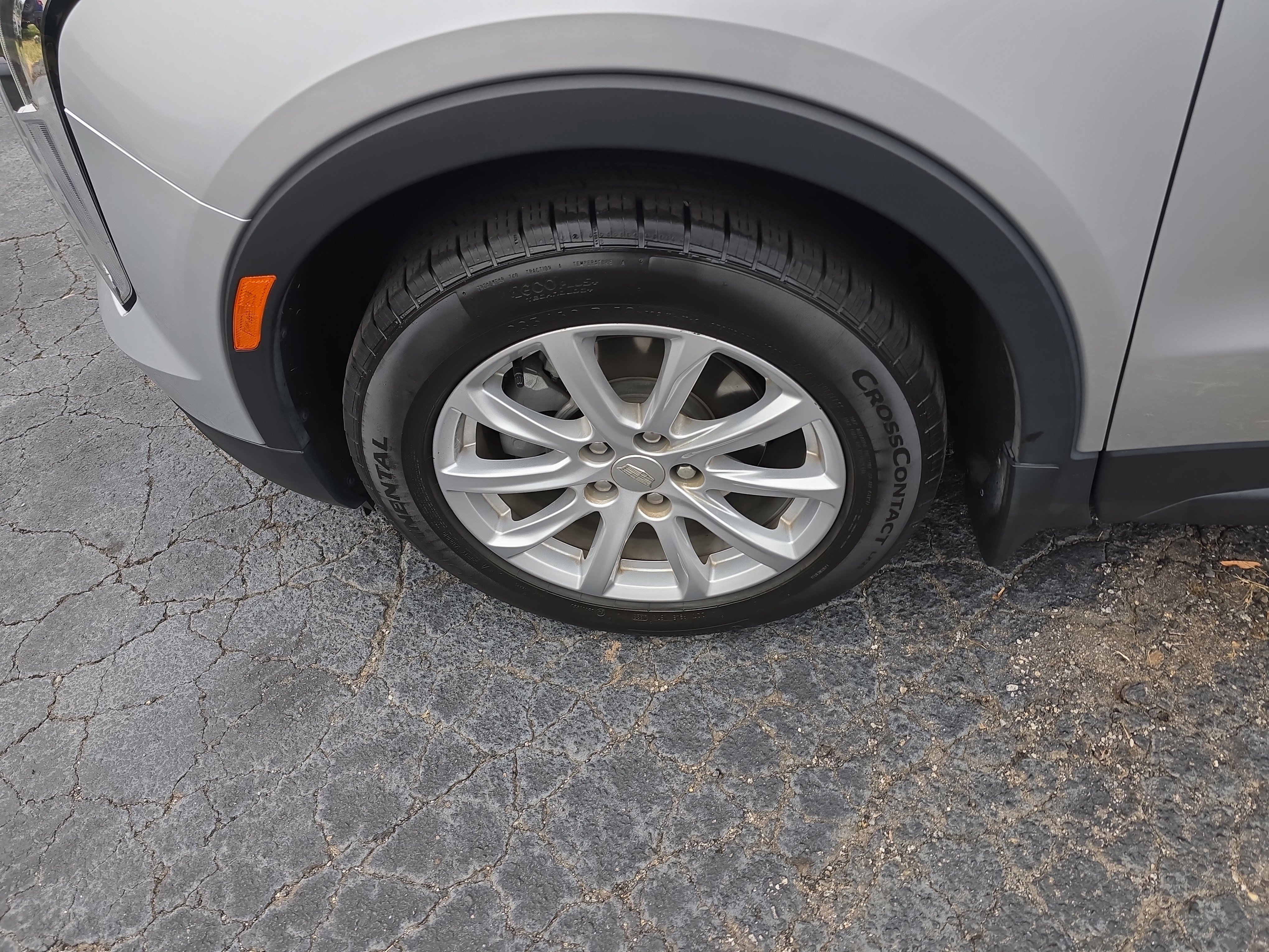 Used 2021 Cadillac XT4 Luxury w/ Cold Weather Package image 12