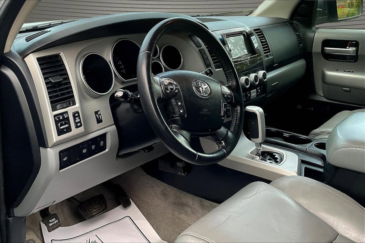 Used 2008 Toyota Sequoia Limited AWD/4WD image 16