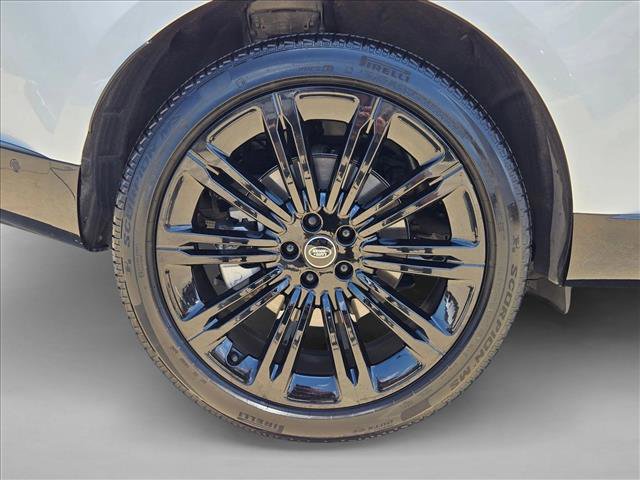 Used 2025 Land Rover Range Rover SE AWD/4WD image 25