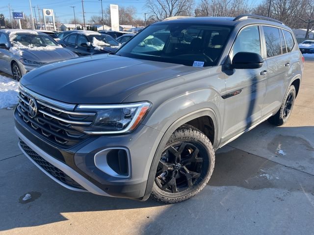 New 2026 Volkswagen Atlas Peak Edition AWD/4WD image 3
