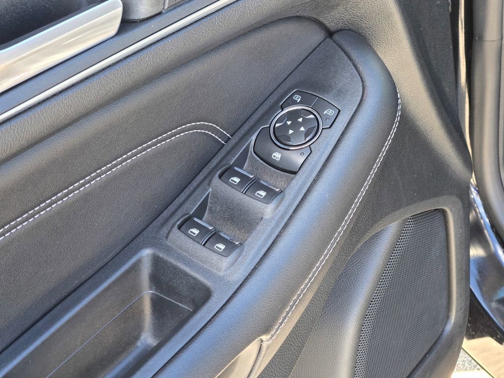 Used 2022 Ford Edge Titanium image 30