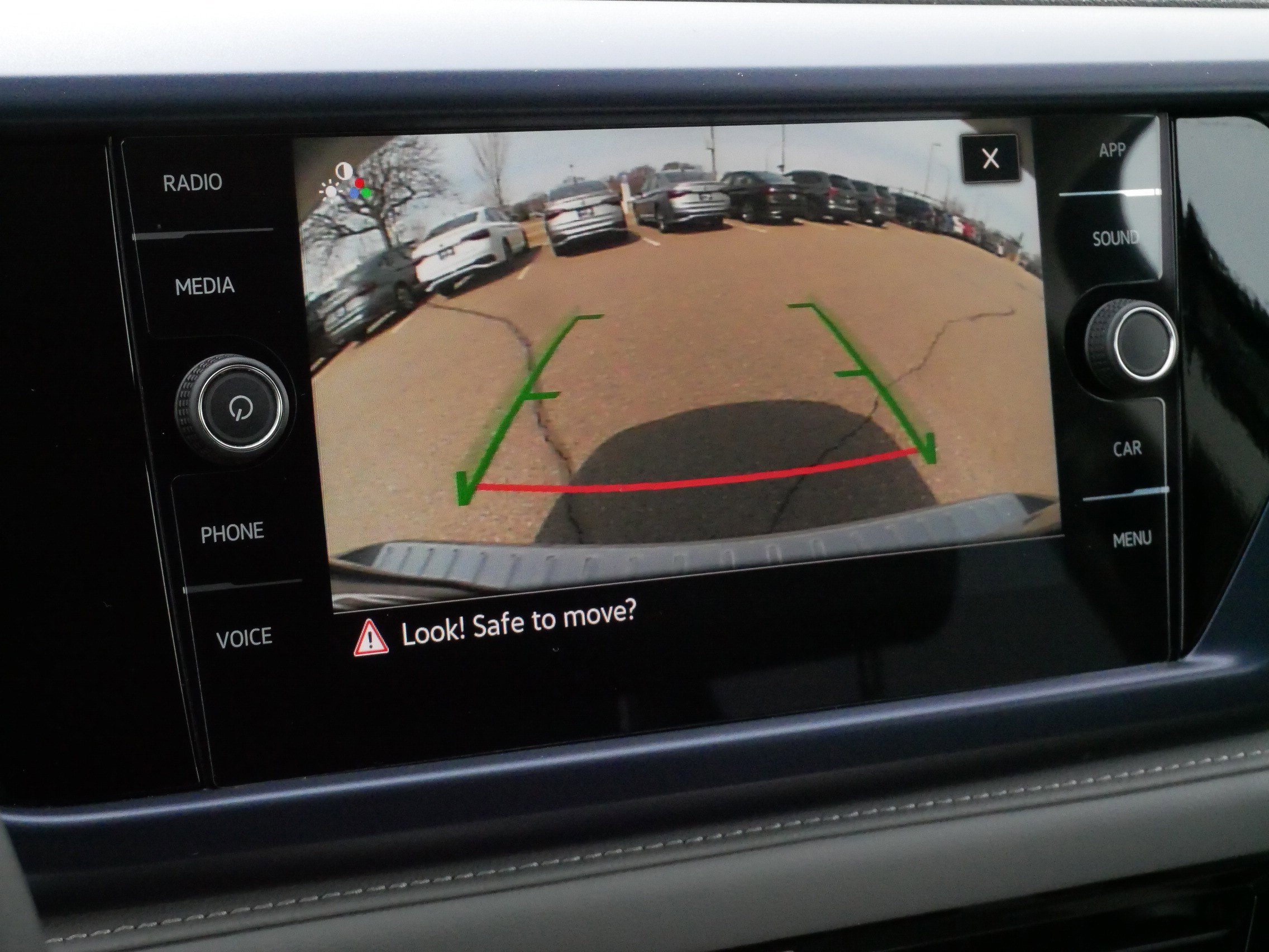 Certified 2024 Volkswagen Taos SE image 30