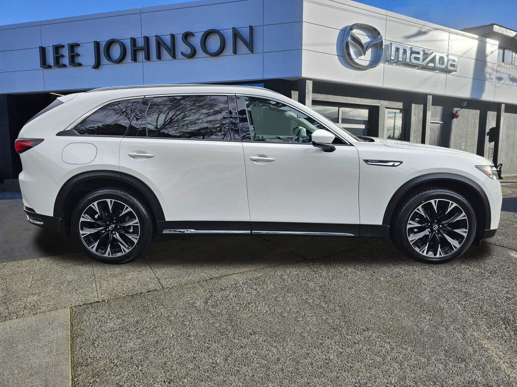 Certified 2024 MAZDA CX-90 Plug-In Hybrid w/ Premium Pkg image 6