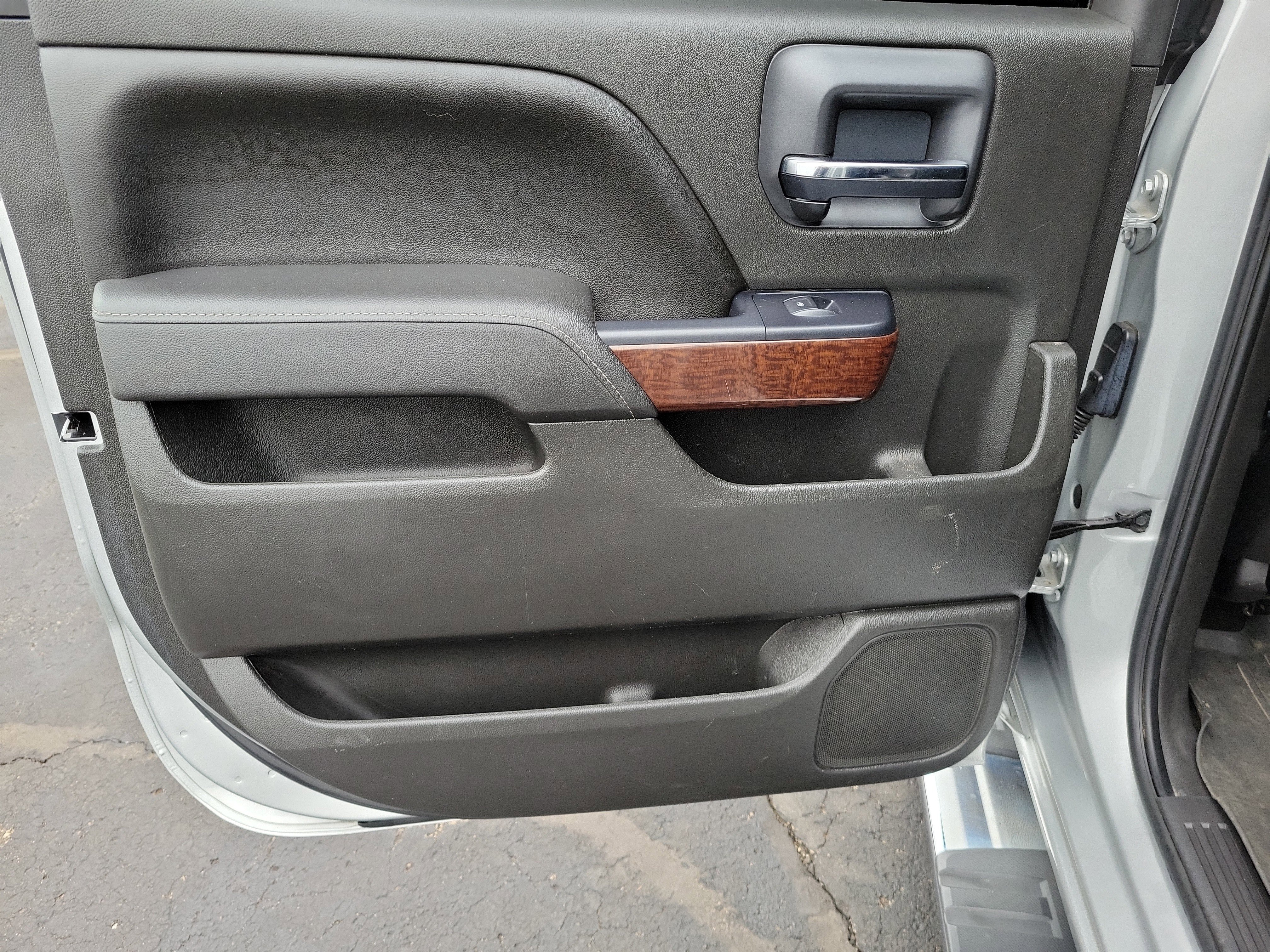 Used 2015 GMC Sierra 1500 SLT w/ SLT Crew Cab Value Package image 15