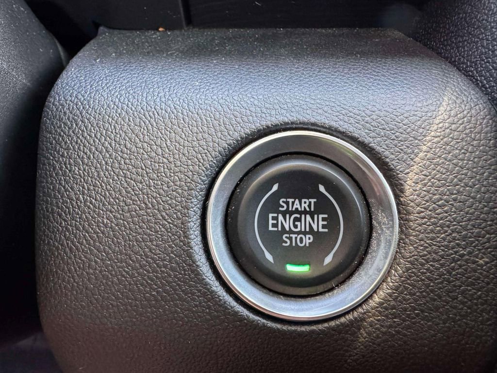 Used 2025 GMC Acadia Elevation image 26