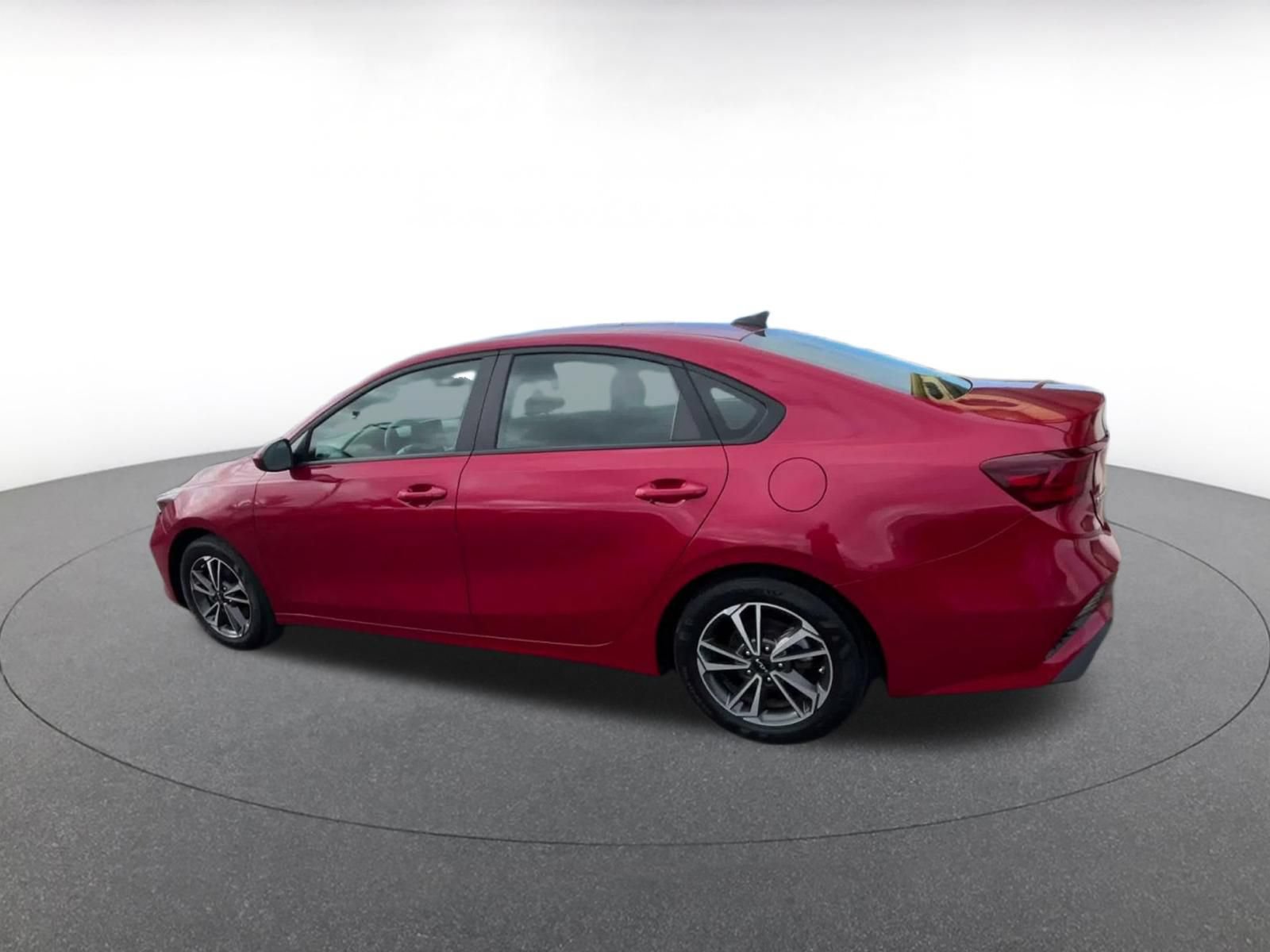 Used 2024 Kia Forte LXS FWD image 9