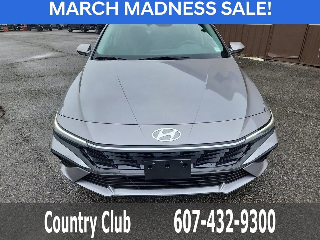 New 2025 Hyundai Elantra Blue image 3