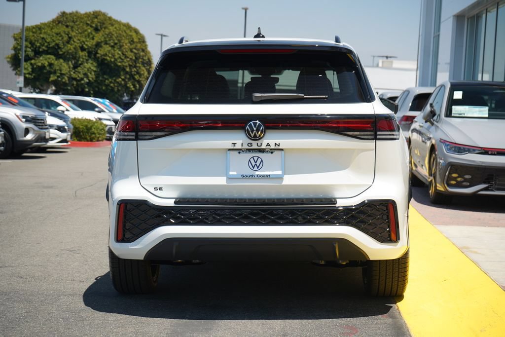 New 2026 Volkswagen Tiguan SE R-Line FWD image 4