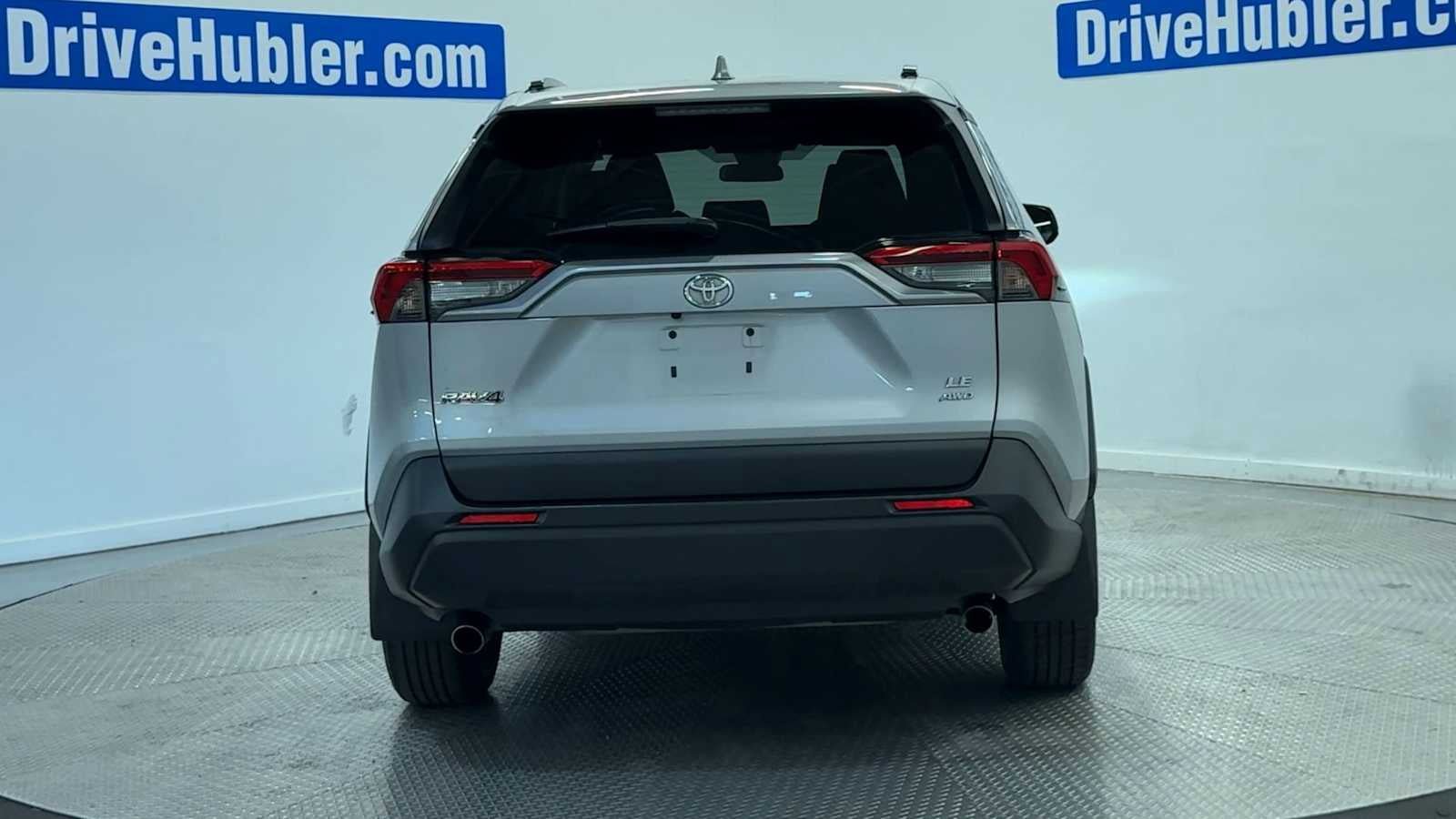 Used 2019 Toyota RAV4 LE w/ Carpet Mat Package AWD/4WD image 7