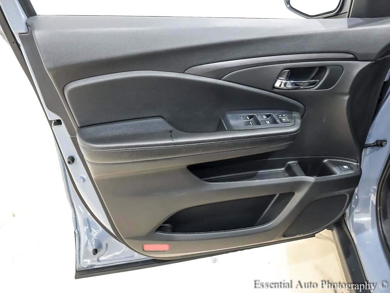 Used 2022 Honda Pilot Sport image 25