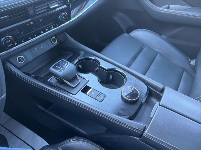 Used 2022 Nissan Rogue SL w/ SL Premium Package image 32