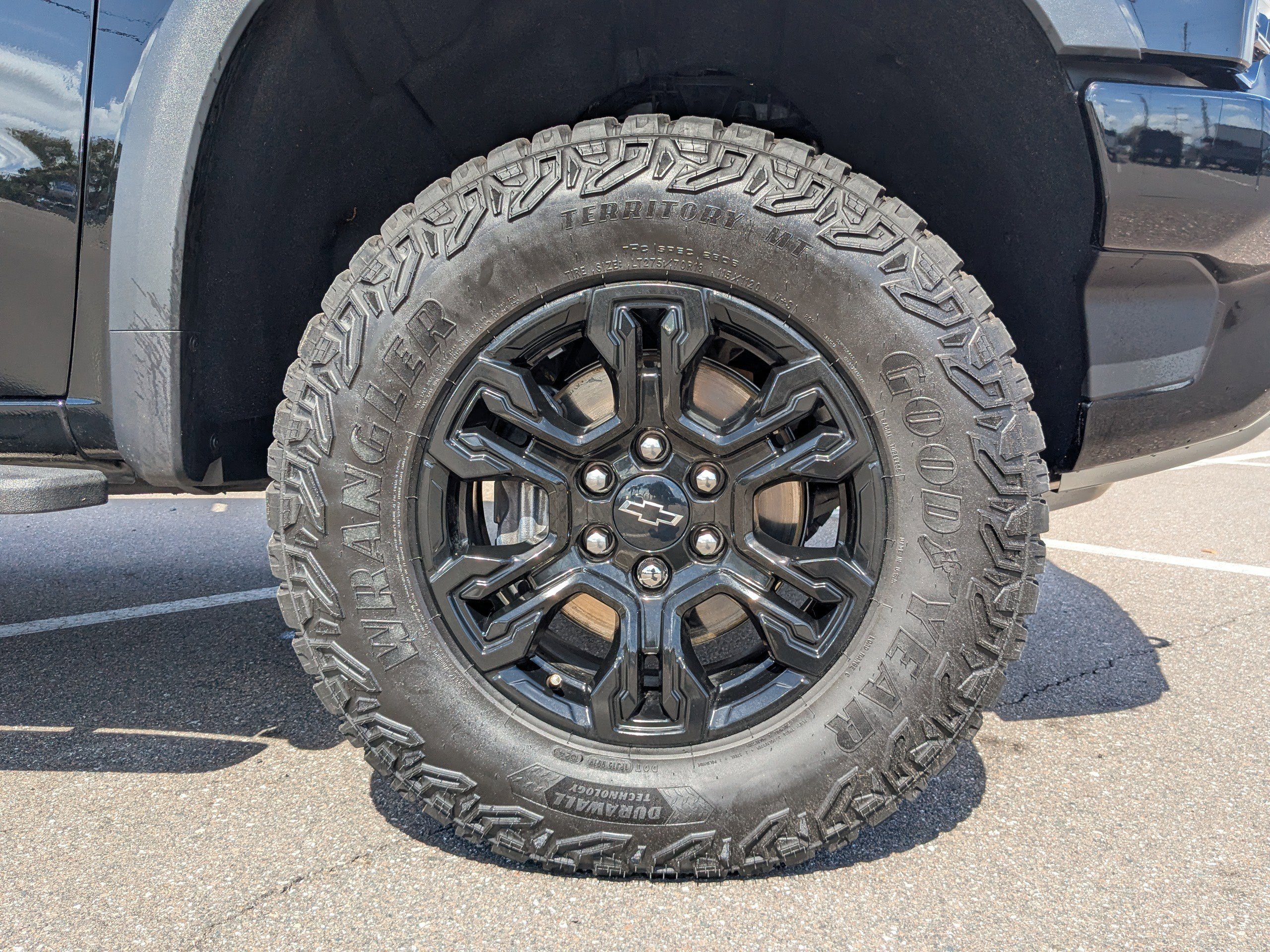 Used 2025 Chevrolet Silverado 1500 ZR2 w/ Technology Package image 10