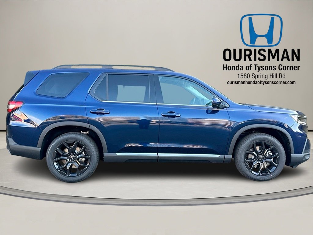 New 2025 Honda Pilot Touring image 2