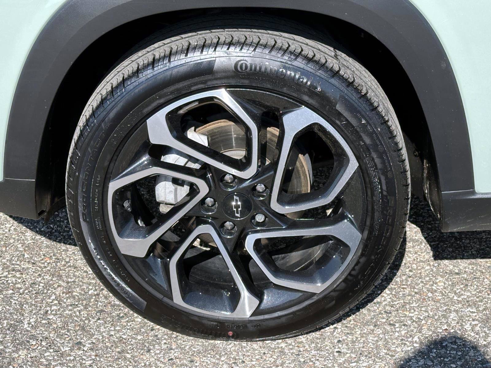 Certified 2024 Chevrolet Trax RS w/ Driver Confidence Package image 8