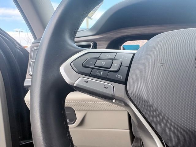 Used 2024 Volkswagen Atlas SEL Premium R-Line image 13