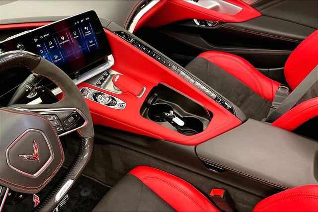 Used 2024 Chevrolet Corvette Z06 RWD image 16