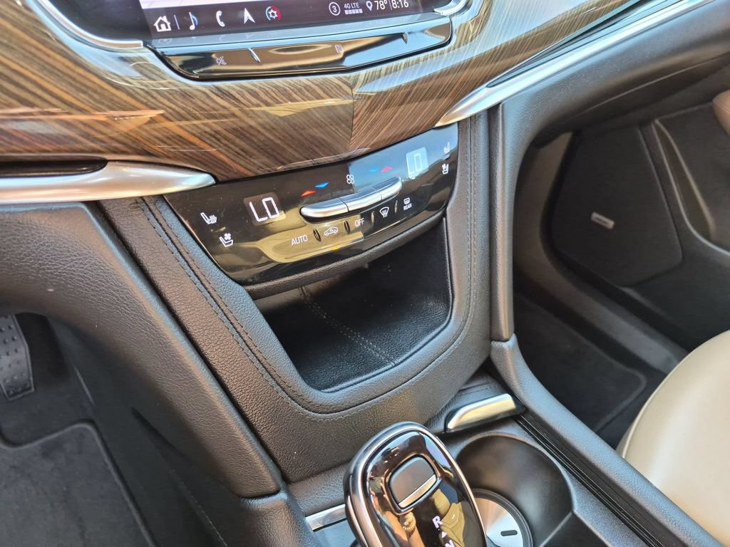Used 2020 Cadillac XT6 Premium Luxury w/ Platinum Package FWD image 22