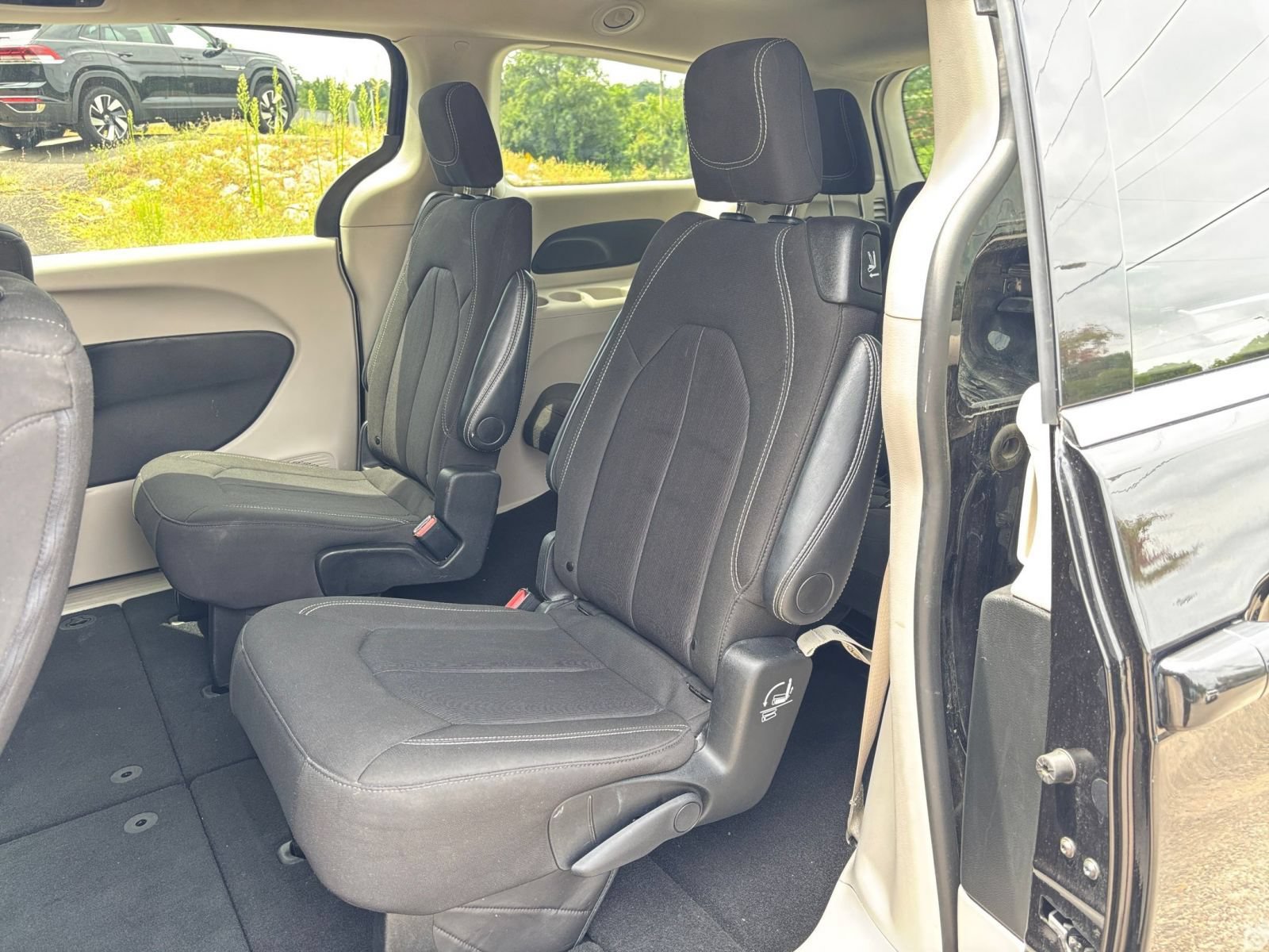 Used 2024 Chrysler Voyager LX FWD image 38