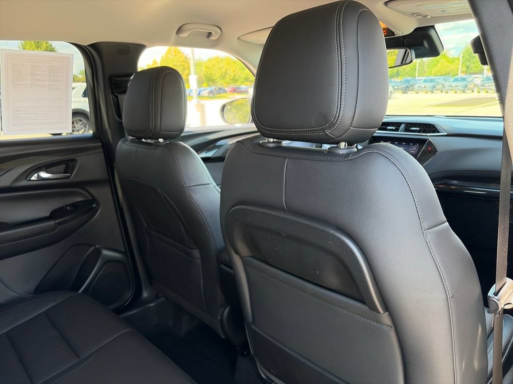 Used 2021 Chevrolet TrailBlazer LT w/ Premium Seating Package FWD image 30