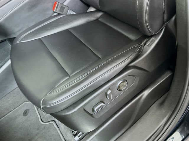 Used 2024 Cadillac Escalade ESV Luxury image 21