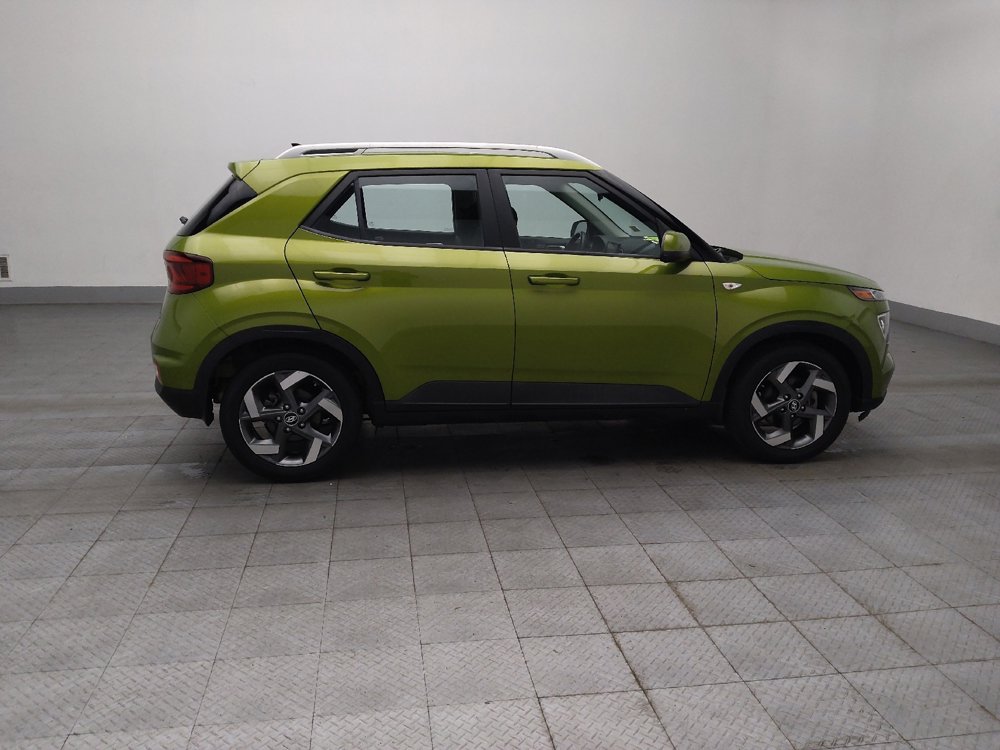 Used 2022 Hyundai Venue SEL FWD image 10