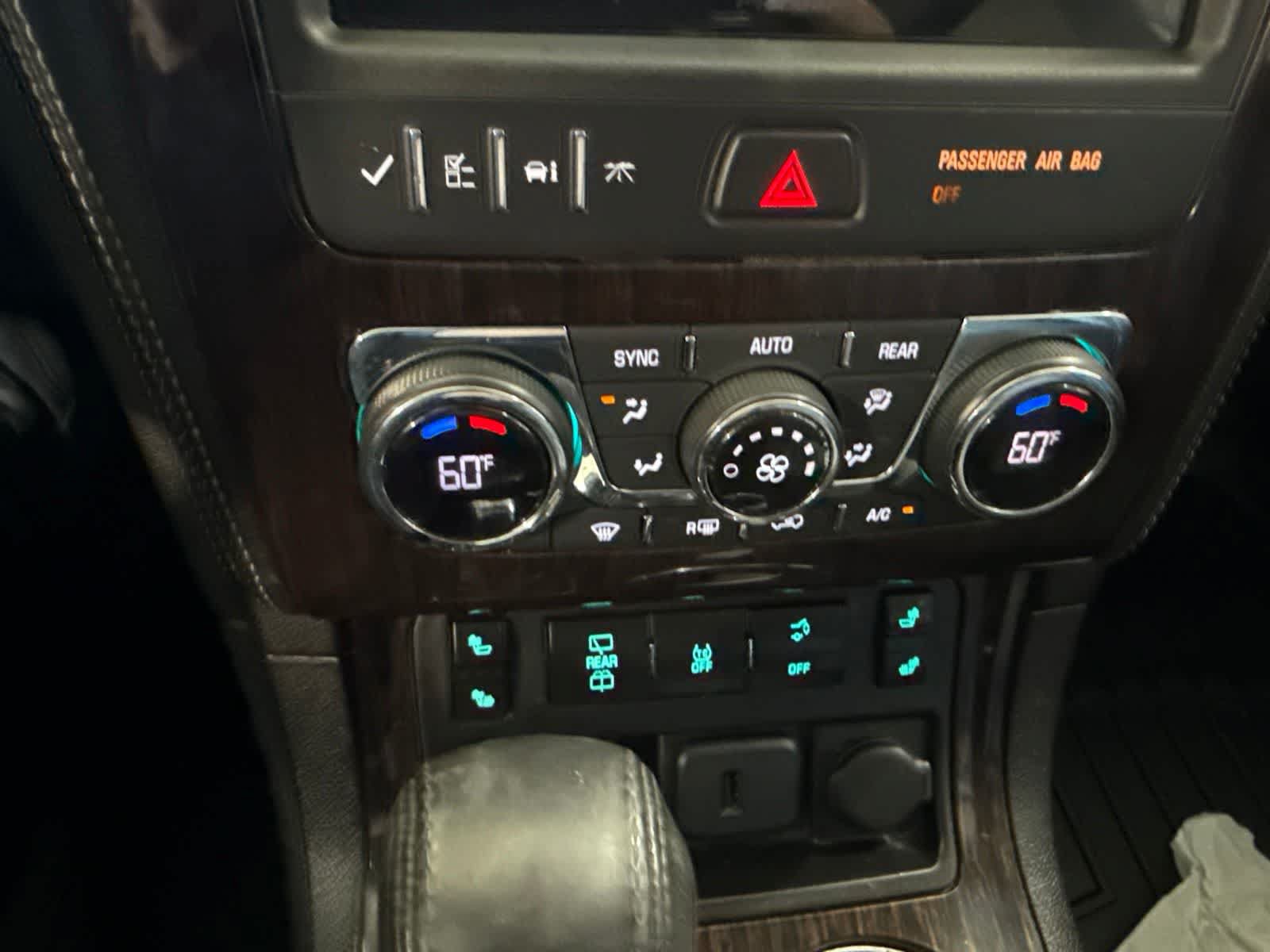 Used 2015 Chevrolet Traverse LT FWD image 26