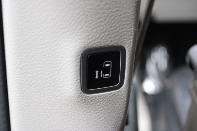Used 2019 Chrysler Pacifica Touring-L FWD image 27