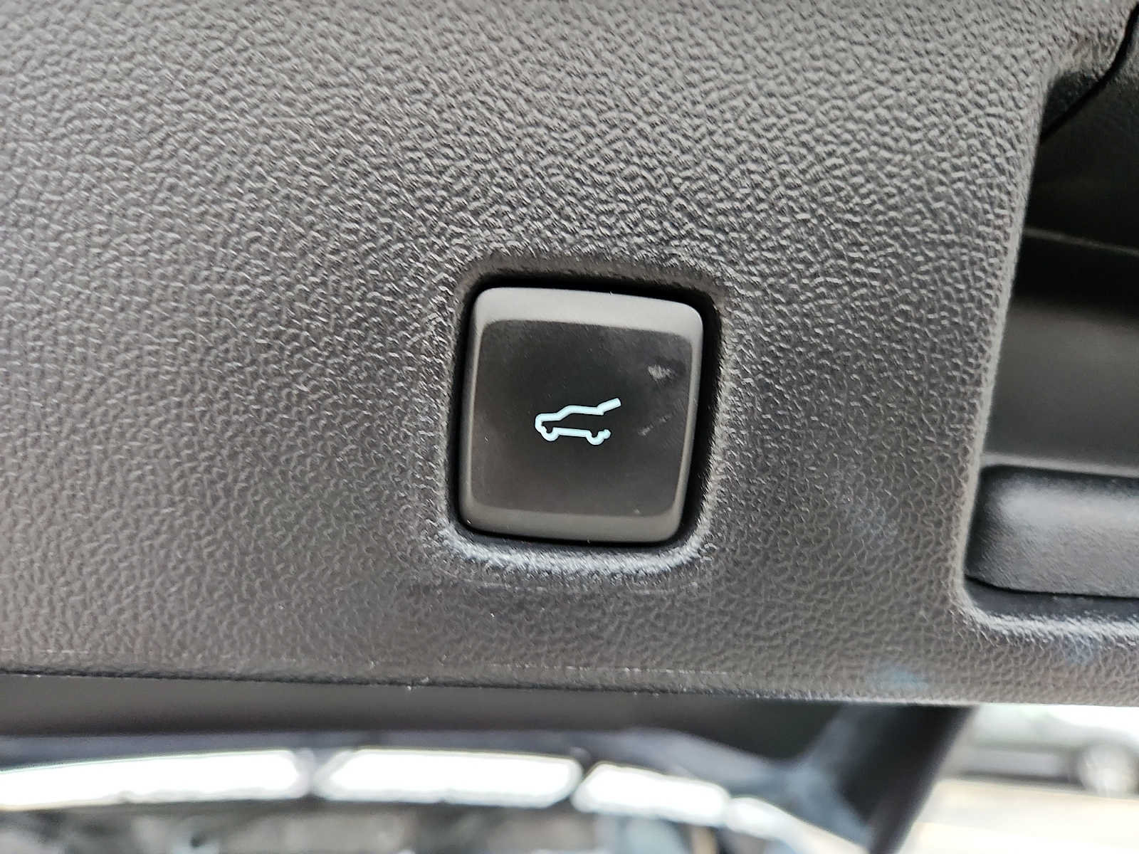 Used 2023 Ford Escape Platinum w/ Premium Technology Package AWD/4WD image 28
