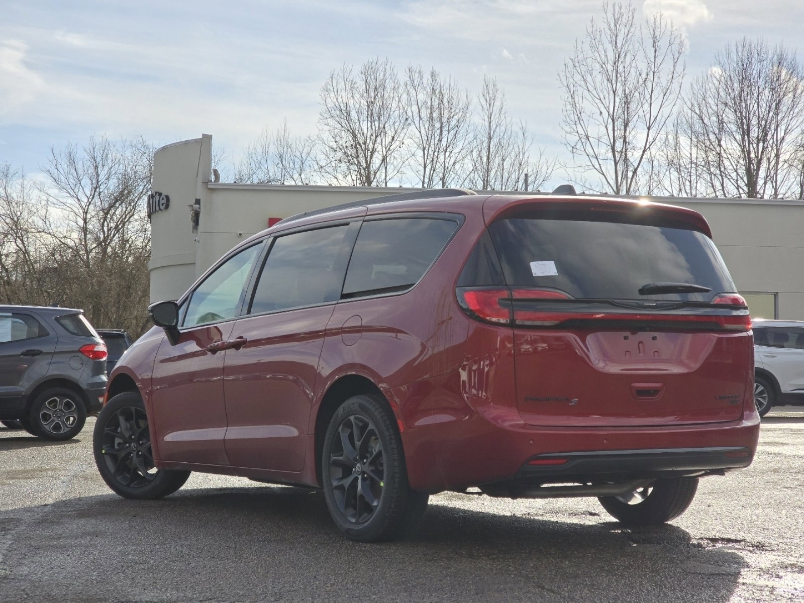 New 2026 Chrysler Pacifica Limited w/ S Appearance Package AWD/4WD image 10