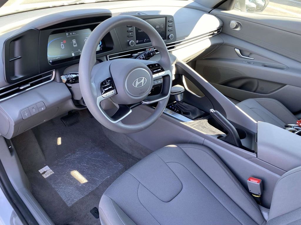 Certified 2026 Hyundai Elantra SE image 14