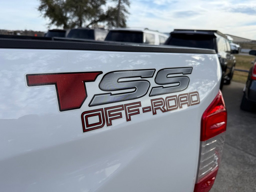 Used 2015 Toyota Tundra SR5 w/ SR5 Upgrade Package image 14