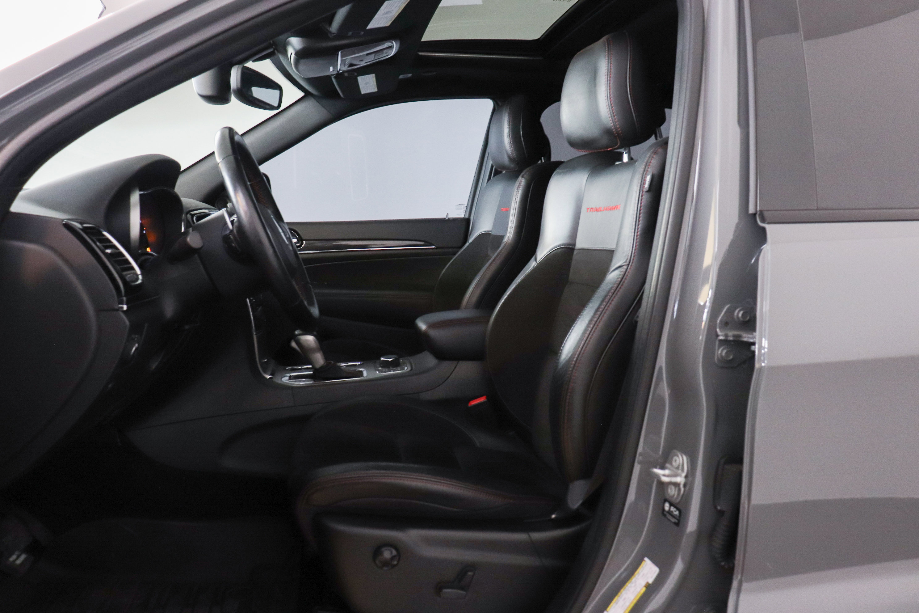 Used 2021 Jeep Grand Cherokee Trailhawk image 10