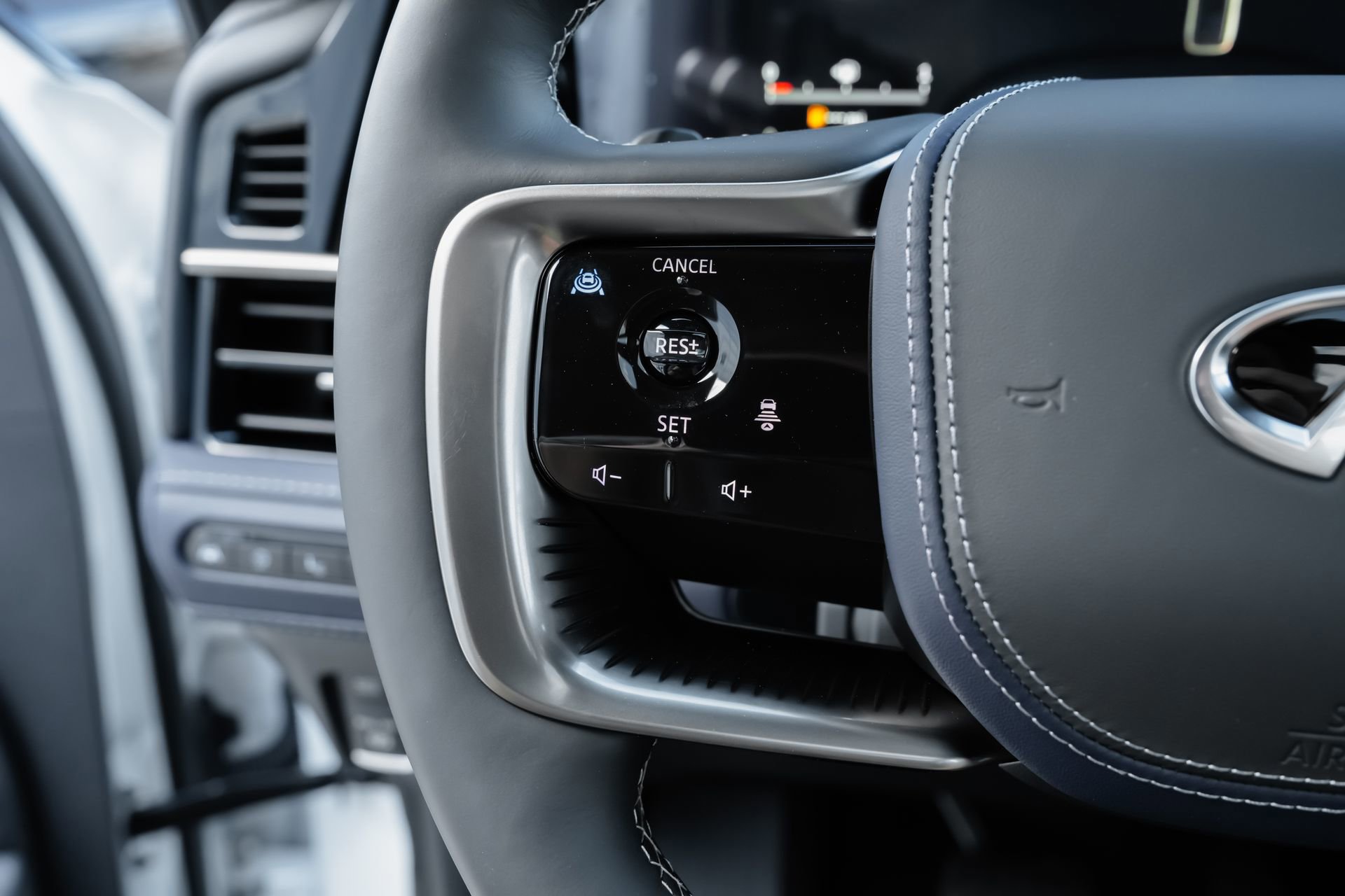 New 2026 INFINITI QX80 4WD w/ Sport Exterior Package image 17