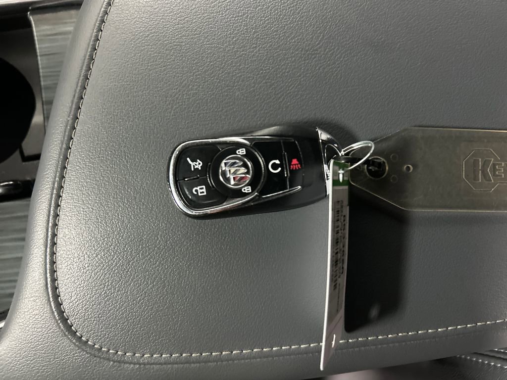 Used 2021 Buick Enclave Essence FWD image 22