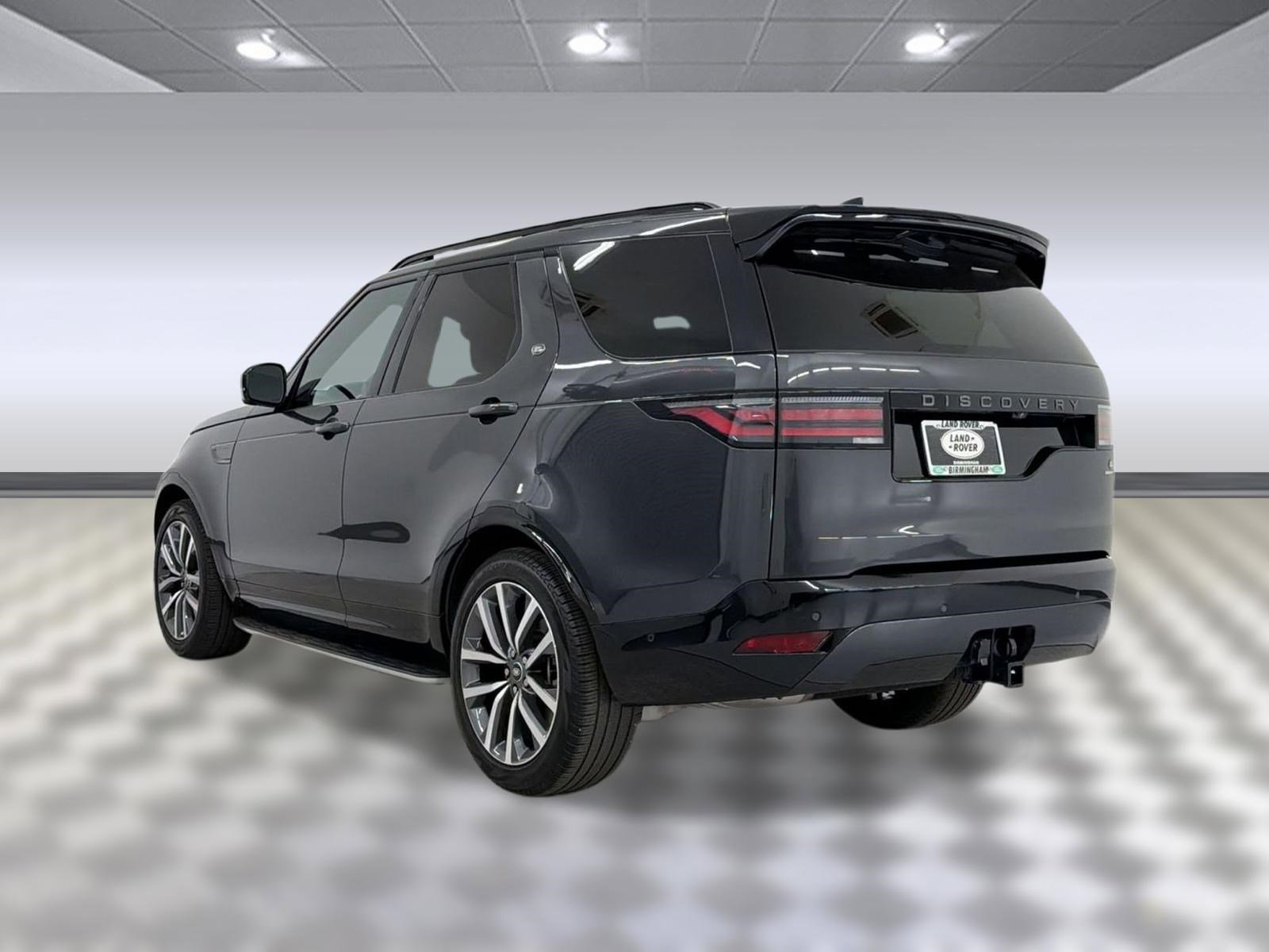 Certified 2025 Land Rover Discovery Dynamic SE AWD/4WD image 3