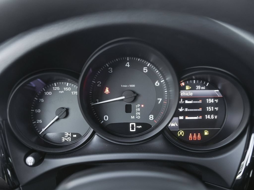 Certified 2026 Porsche Macan AWD/4WD image 16