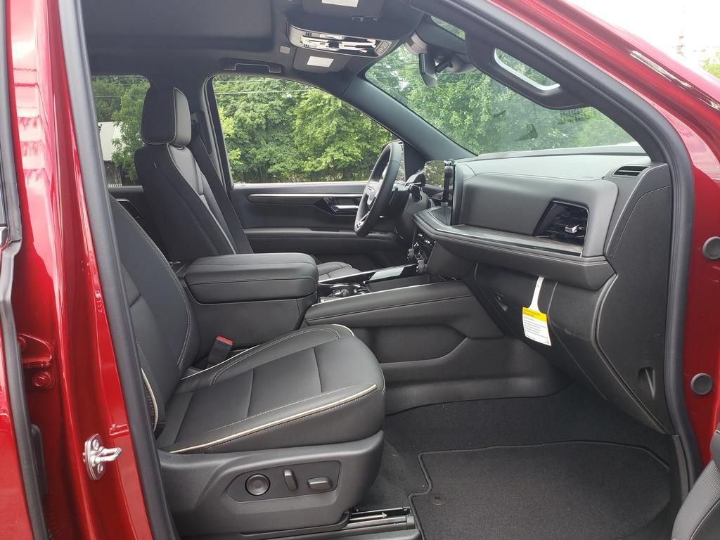 New 2026 Chevrolet Tahoe Premier w/ Sun And Tow Package AWD/4WD image 24