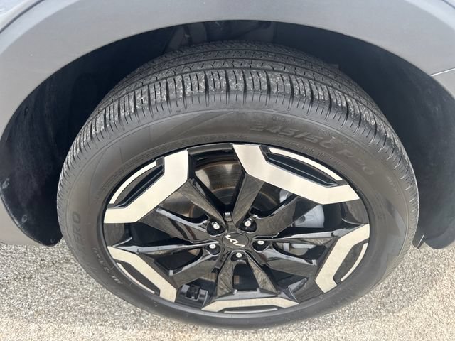 Used 2025 Kia Telluride EX w/ EX Captain's Chair Package FWD image 10
