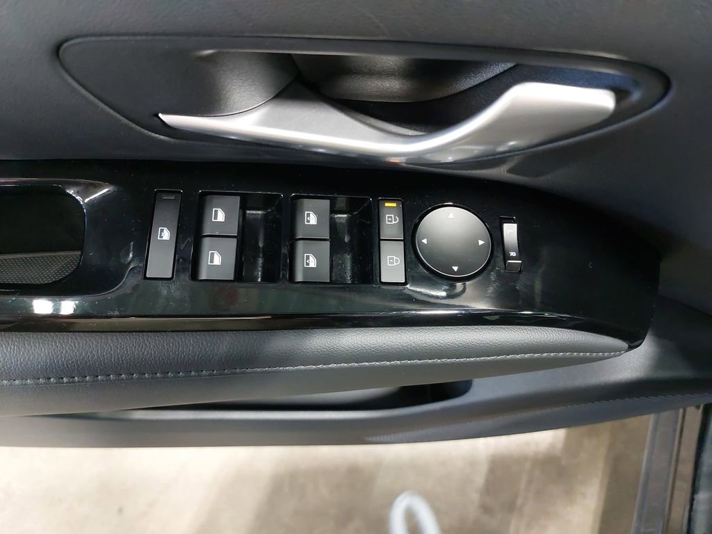 Certified 2025 Hyundai Santa Cruz SEL image 28