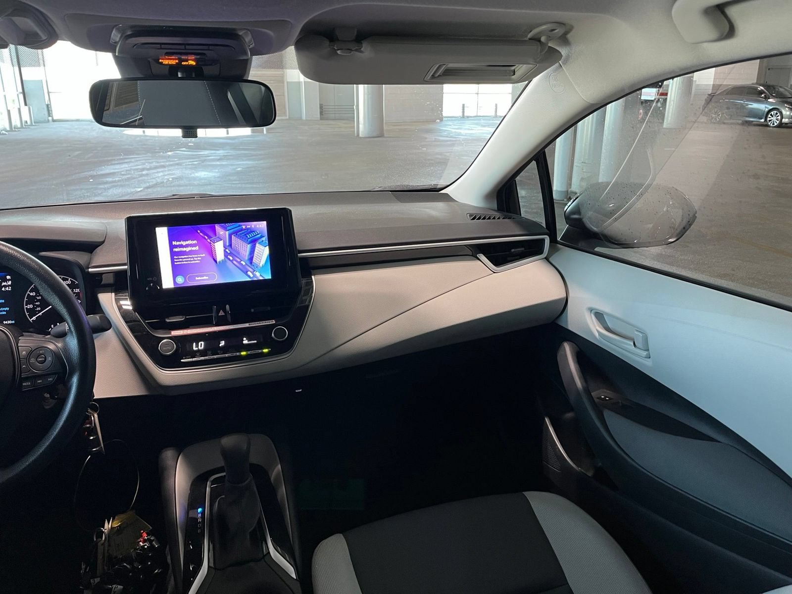Used 2025 Toyota Corolla LE FWD image 40