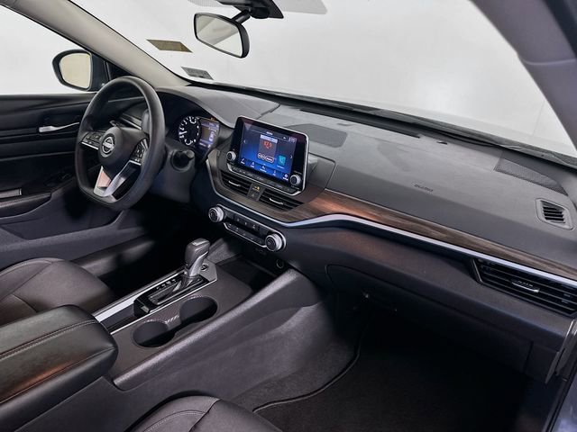 Used 2025 Nissan Altima 2.5 SV FWD image 27