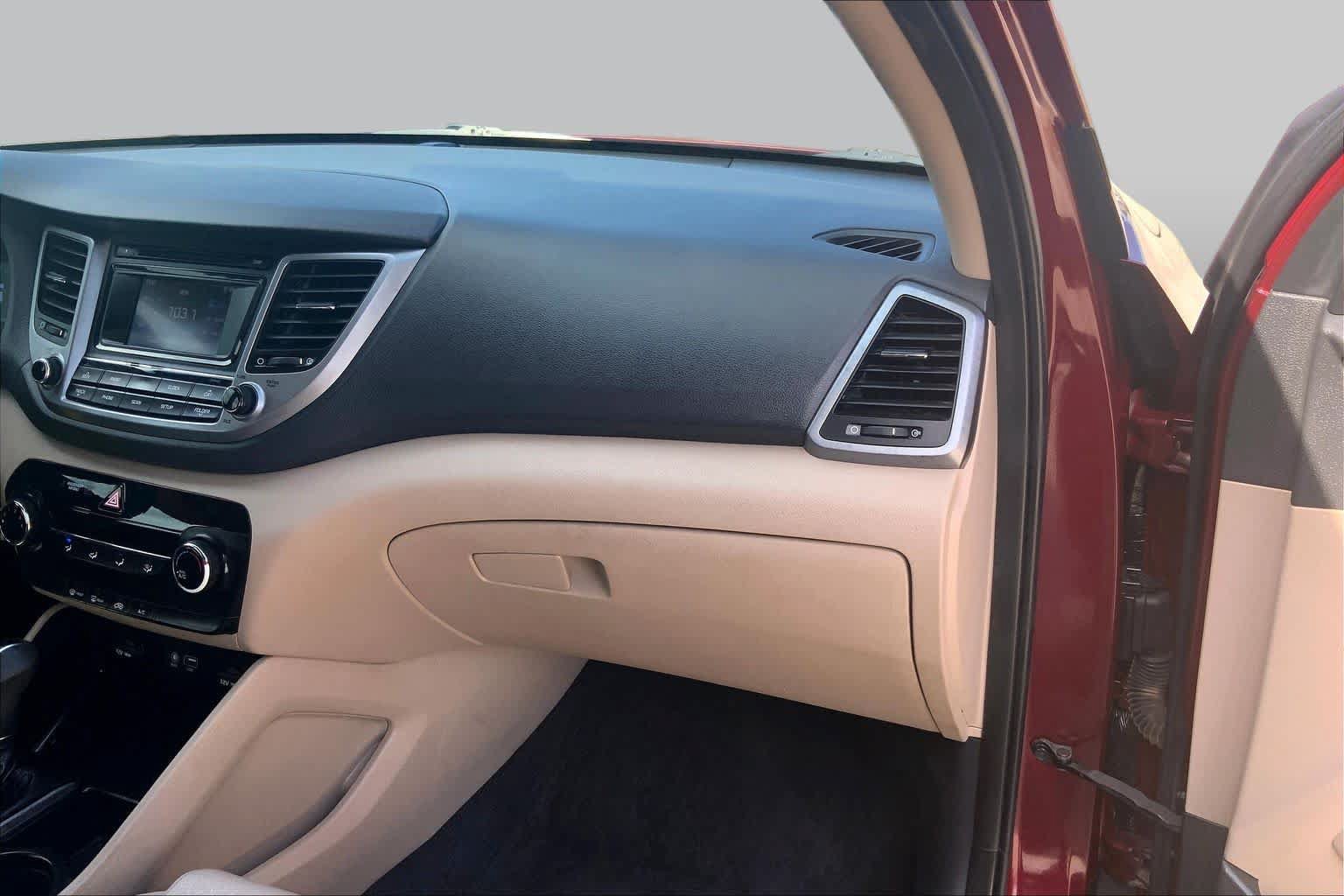 Used 2017 Hyundai Tucson SE w/ SE Popular Package 02 FWD image 19