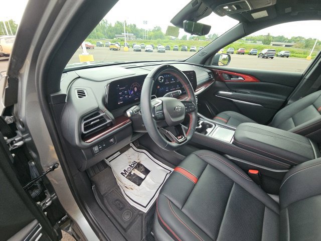 Used 2024 Chevrolet Traverse RS FWD image 15
