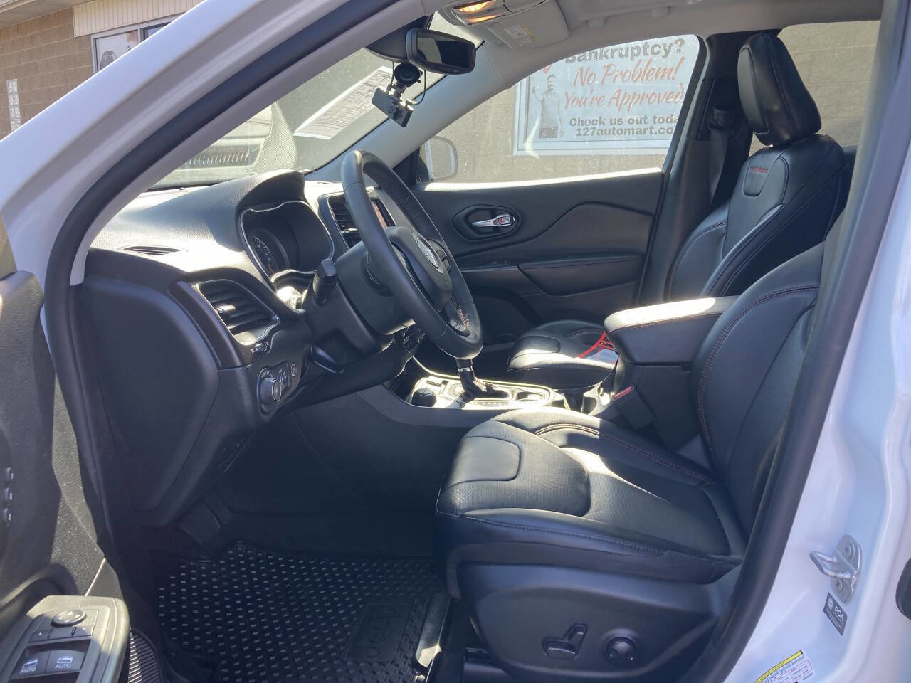 Used 2022 Jeep Cherokee Trailhawk w/ Sun, Sound & Nav Group image 11