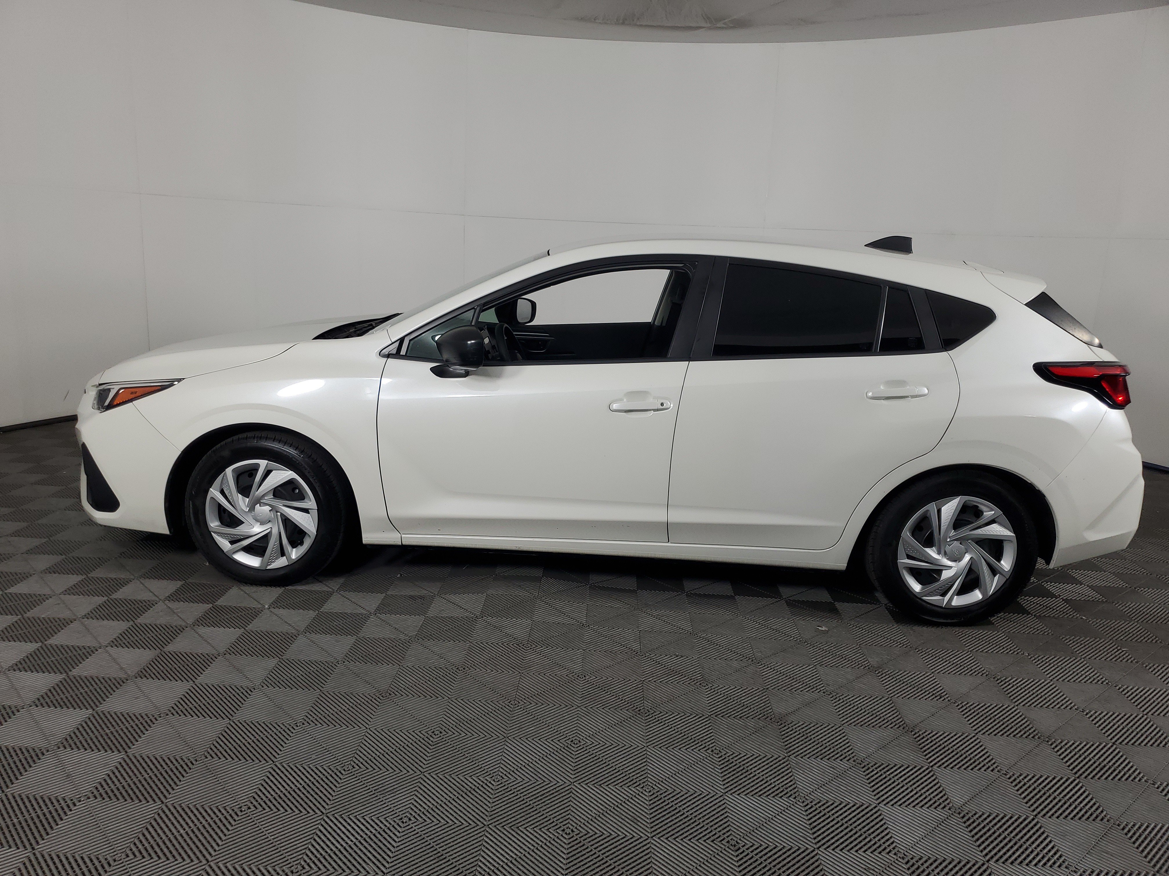Used 2024 Subaru Impreza 2.0i AWD/4WD image 7