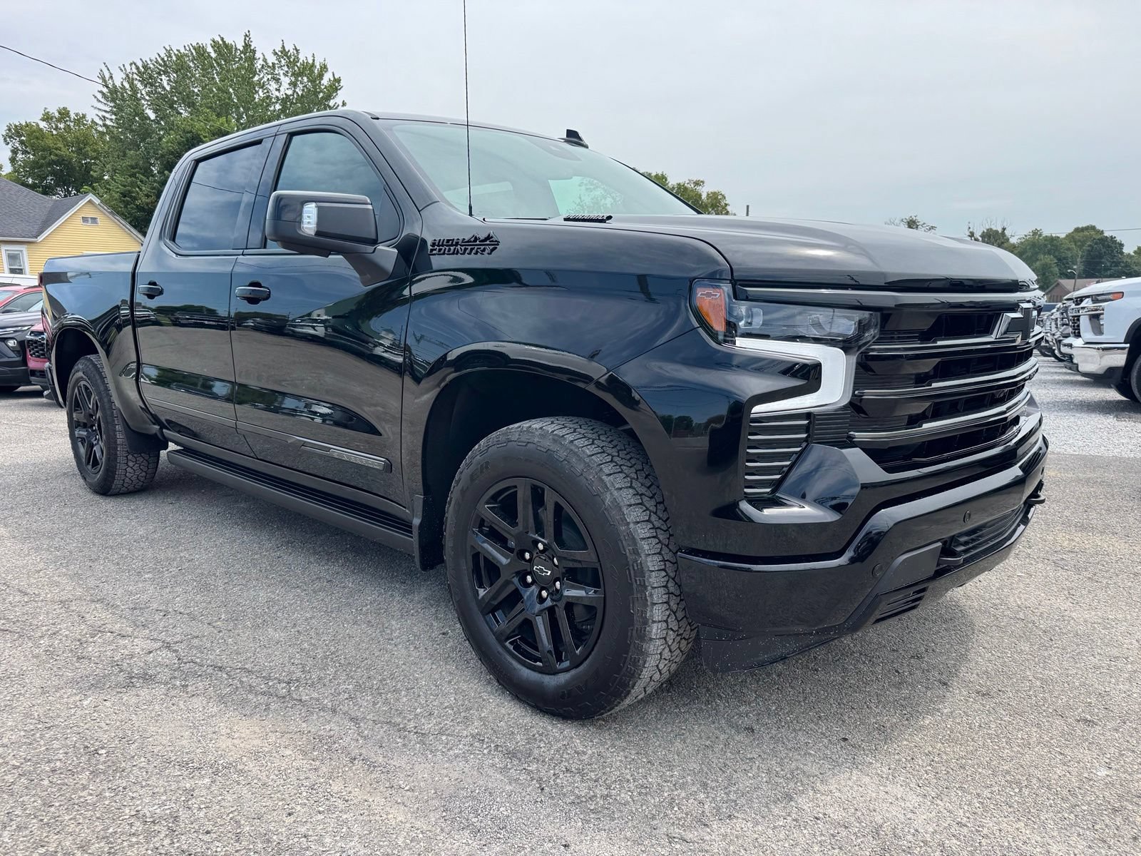 New 2026 Chevrolet Silverado 1500 High Country w/ Midnight Edition AWD/4WD image 8