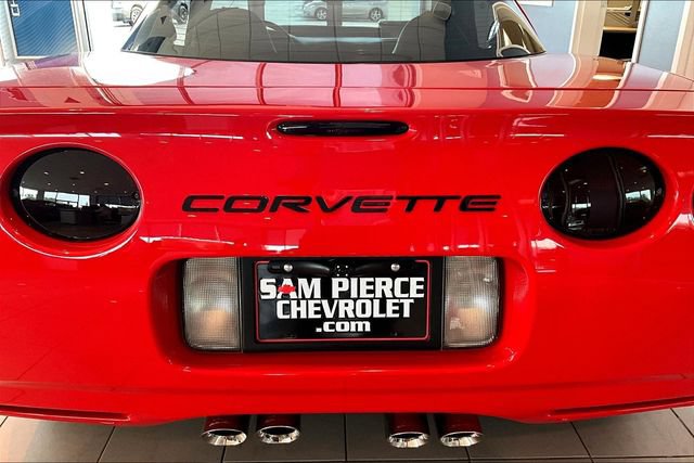 Used 2001 Chevrolet Corvette Coupe w/ Preferred Equipment Group2 RWD image 14