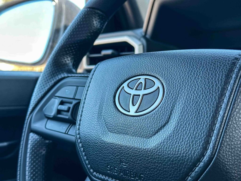 Used 2026 Toyota Tacoma SR image 18