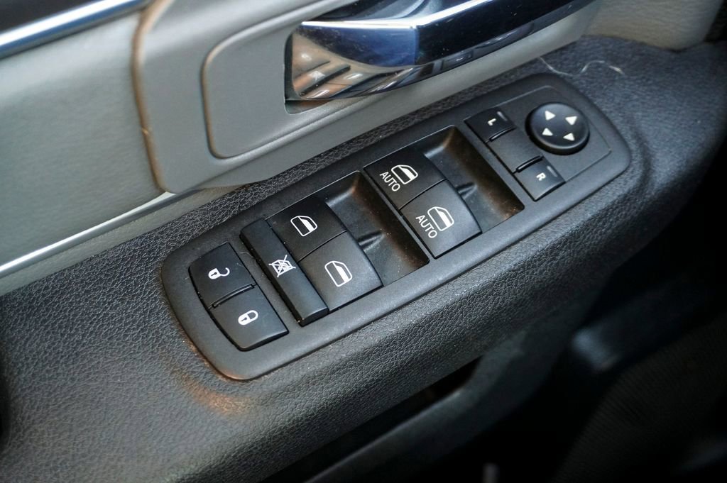 Used 2023 RAM 1500 Classic SLT image 22